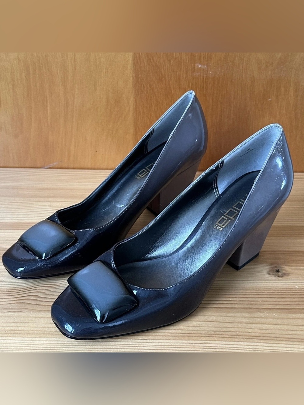 Moda Spana Women’s Size 7.5 M Gray/Black Leather Block Heel Slip On Heels